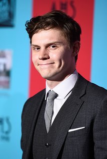 Evan Peters