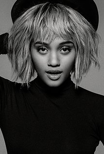 Kiersey Clemons